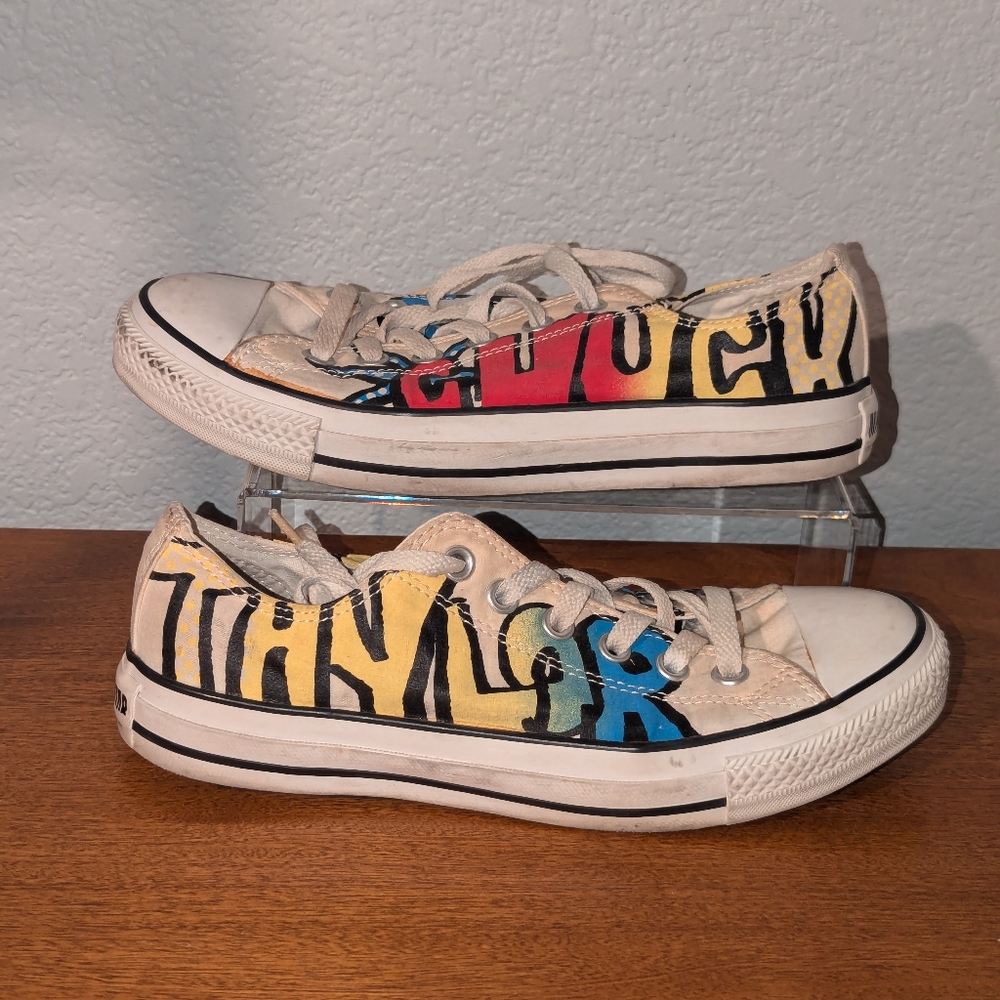 Converse Chuck Taylor Graffiti Unisex Size 8 Women's /Mens 6